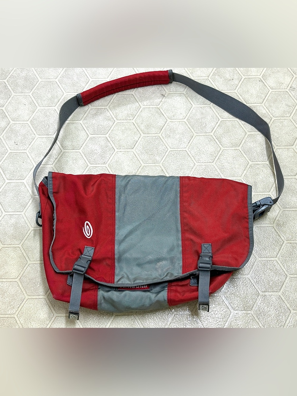 Y2K Vtg TIMBUK2 Large Red & Silver Shoulder Strap Messenger Bag